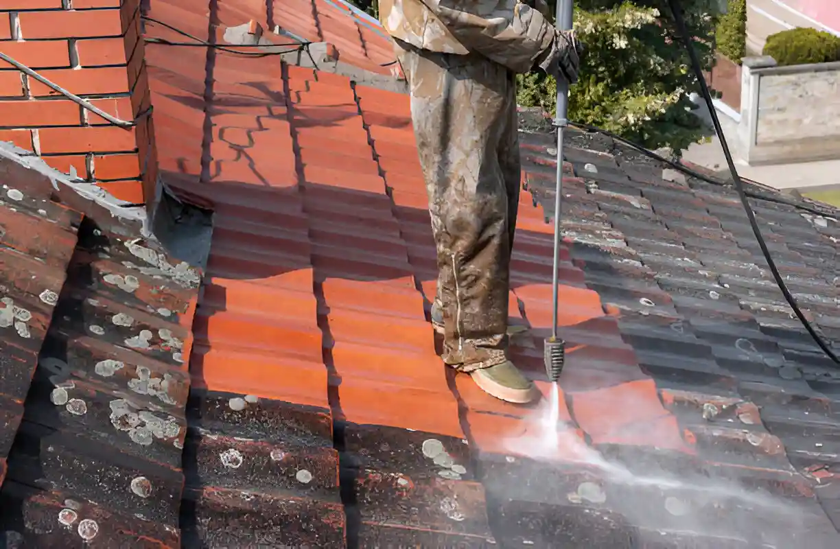 The-Benefits-of-Regular-Roof-Cleaning